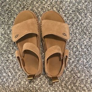 UGG Goldenstar sandal